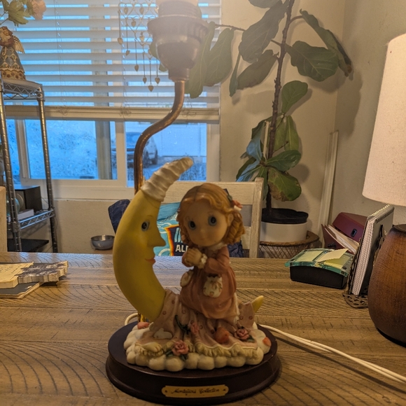 Vintage Montefiori Collection Figurine Night Lamp Praying Girl & Moon No Shade - Picture 8 of 16